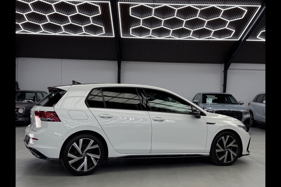 Volkswagen Golf 1.5 eTSI 3x R-Line CarPlay Camera