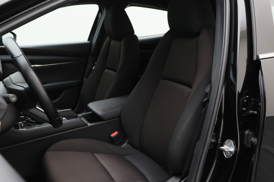 Mazda 3 2.0 e-SkyActiv-X M Hybrid 186 Comfort Camera, Head-Up, ACC, Apple Carplay, Stuur-/Stoelverw., Trekhaak