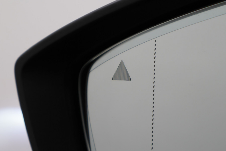 Mazda 3 2.0 e-SkyActiv-X M Hybrid 186 Comfort Camera, Head-Up, ACC, Apple Carplay, Stuur-/Stoelverw., Trekhaak