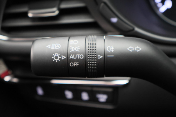 Mazda 3 2.0 e-SkyActiv-X M Hybrid 186 Comfort Camera, Head-Up, ACC, Apple Carplay, Stuur-/Stoelverw., Trekhaak