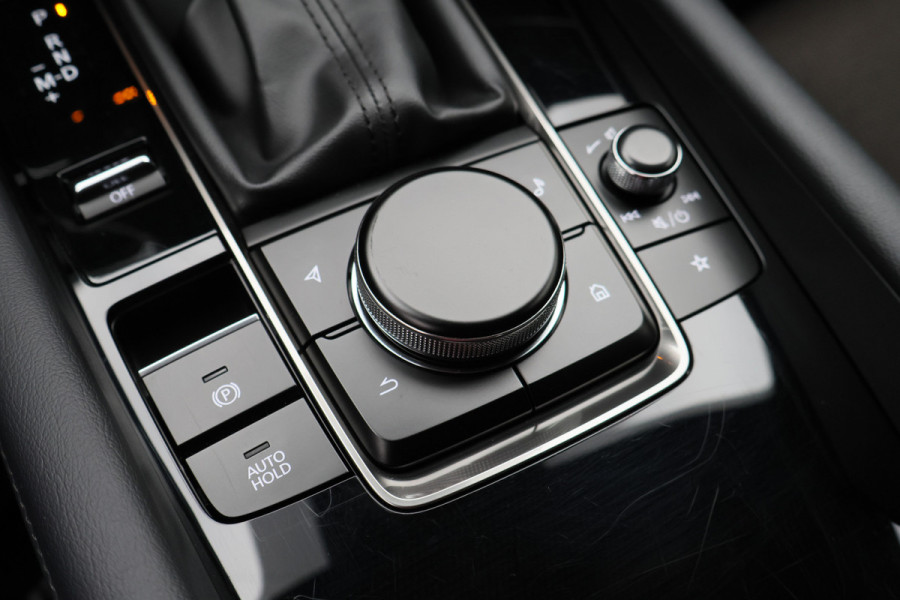 Mazda 3 2.0 e-SkyActiv-X M Hybrid 186 Comfort Camera, Head-Up, ACC, Apple Carplay, Stuur-/Stoelverw., Trekhaak
