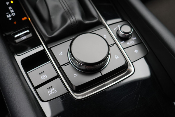 Mazda 3 2.0 e-SkyActiv-X M Hybrid 186 Comfort Camera, Head-Up, ACC, Apple Carplay, Stuur-/Stoelverw., Trekhaak