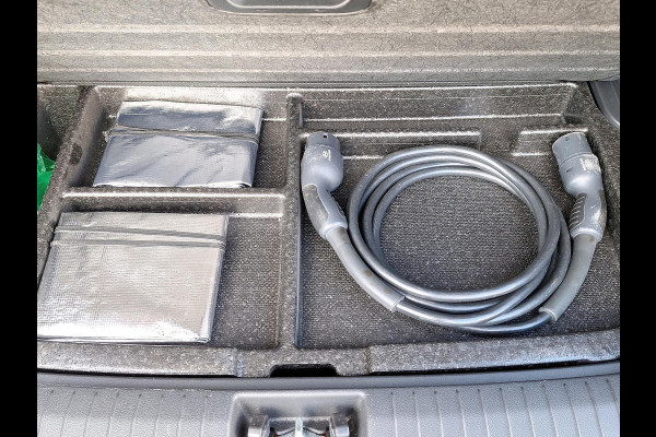 Hyundai Kona EV Premium 64 kWh Incl. Elektrisch verstelbare stoelen | Elektrisch bedienbare achterklep | Warmtepomp
