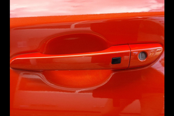 Hyundai Kona EV Premium 64 kWh Incl. Elektrisch verstelbare stoelen | Elektrisch bedienbare achterklep | Warmtepomp