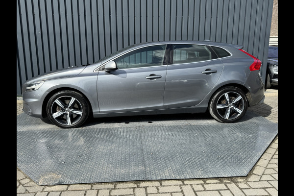 Volvo V40 1.5 T3 R-Design Prijs Rijklaar!!