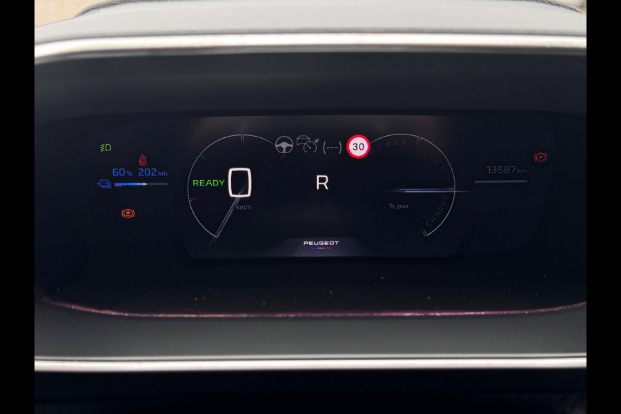 Peugeot e-2008 EV GT Avantage 54 kWh | 97% SOH | Camera 360 | NL-Auto | Adaptive Cruise | Navigatie | Virtual Cockpit