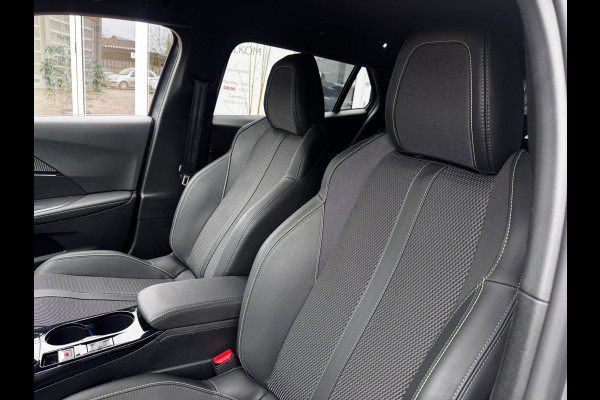 Peugeot e-2008 EV GT Avantage 54 kWh | 97% SOH | Camera 360 | NL-Auto | Adaptive Cruise | Navigatie | Virtual Cockpit