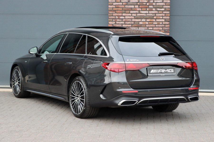 Mercedes-Benz E-Klasse Estate 300 e AMG Line | Luchtvering | Hyperscreen | Stoelventilatie | Distronic+ | Massage | Digital Light | Trekhaak | Surround Camera | Nappa Leder | Burmester | Keyless Go | Vlakkenverwarming |