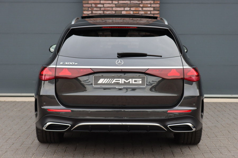 Mercedes-Benz E-Klasse Estate 300 e AMG Line | Luchtvering | Hyperscreen | Stoelventilatie | Distronic+ | Massage | Digital Light | Trekhaak | Surround Camera | Nappa Leder | Burmester | Keyless Go | Vlakkenverwarming |