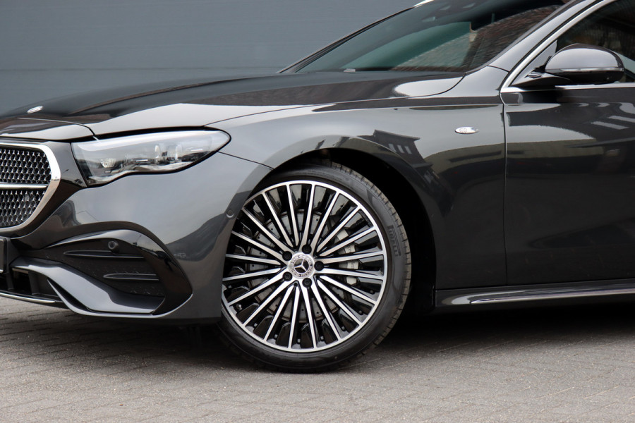 Mercedes-Benz E-Klasse Estate 300 e AMG Line | Luchtvering | Hyperscreen | Stoelventilatie | Distronic+ | Massage | Digital Light | Trekhaak | Surround Camera | Nappa Leder | Burmester | Keyless Go | Vlakkenverwarming |