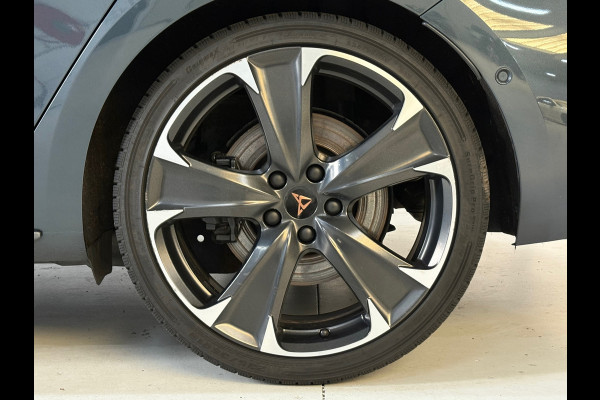 CUPRA Leon 2.0 TSI VZ 300 PK Pano*Keyless*Sfeer