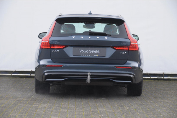 Volvo V60 T6 350PK Automaat AWD Plus Dark / Adaptive cruise control / Elektrische stoelen / Harman Kardon audio / Trekhaak / Pilot assist / BLIS / Stoel en stuur verwarming / Elektrische achterklep / Parkeersensoren met 360 camera / Google infotainment