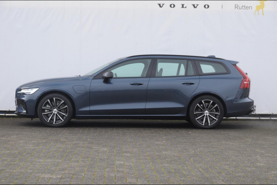 Volvo V60 T6 350PK Automaat AWD Plus Dark / Adaptive cruise control / Elektrische stoelen / Harman Kardon audio / Trekhaak / Pilot assist / BLIS / Stoel en stuur verwarming / Elektrische achterklep / Parkeersensoren met 360 camera / Google infotainment
