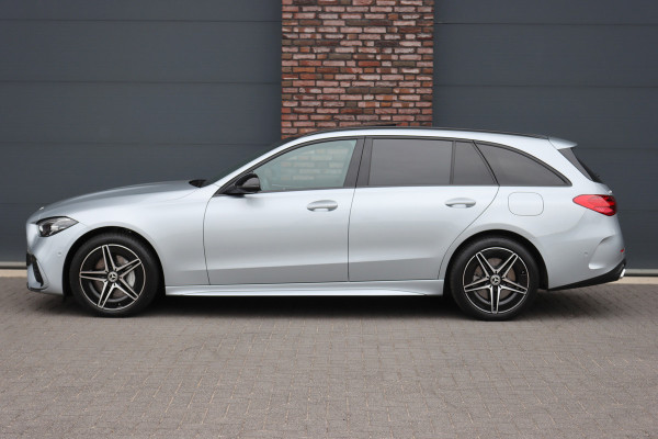 Mercedes-Benz C-Klasse Estate 300 e AMG Line Aut9 | Panoramadak | Trekhaak | Leder | Camera | Sfeerverlichting | Dodehoekassistent | Stoelverwarming | Advanced Sound System | High Perf. LED |