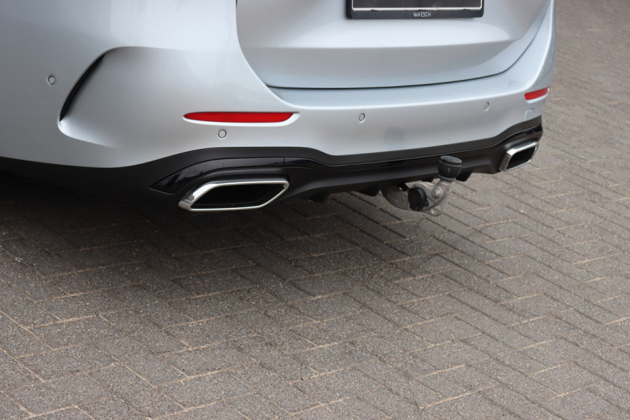 Mercedes-Benz C-Klasse Estate 300 e AMG Line Aut9 | Panoramadak | Trekhaak | Leder | Camera | Sfeerverlichting | Dodehoekassistent | Stoelverwarming | Advanced Sound System | High Perf. LED |