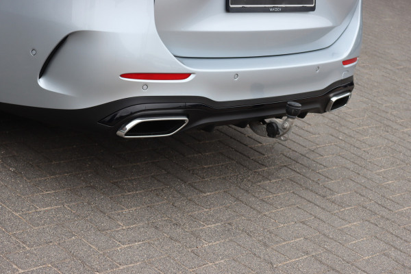 Mercedes-Benz C-Klasse Estate 300 e AMG Line Aut9 | Panoramadak | Trekhaak | Leder | Camera | Sfeerverlichting | Dodehoekassistent | Stoelverwarming | Advanced Sound System | High Perf. LED |