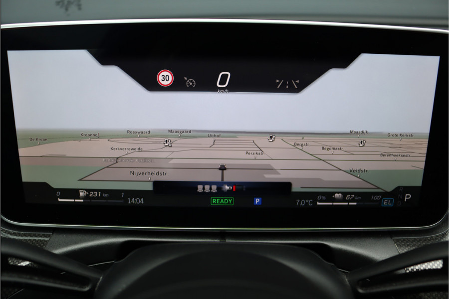 Mercedes-Benz C-Klasse Estate 300 e AMG Line Aut9 | Panoramadak | Trekhaak | Leder | Camera | Sfeerverlichting | Dodehoekassistent | Stoelverwarming | Advanced Sound System | High Perf. LED |