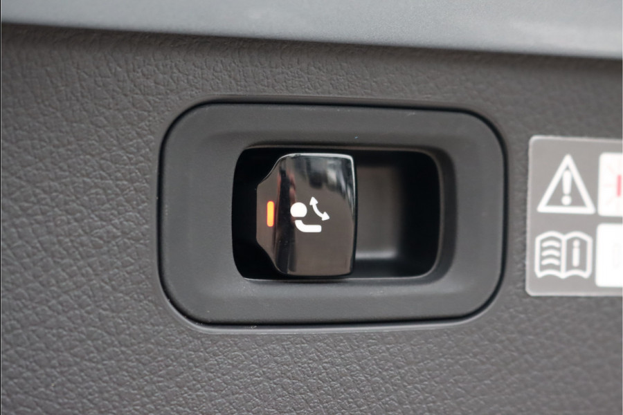 Mercedes-Benz C-Klasse Estate 300 e AMG Line Aut9 | Panoramadak | Trekhaak | Leder | Camera | Sfeerverlichting | Dodehoekassistent | Stoelverwarming | Advanced Sound System | High Perf. LED |