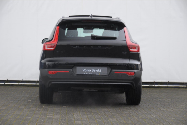 Volvo XC40 B3 177PK Automaat Plus Black Edition / Adaptive cruise control / Elektrische stoelen / Harman Kardon audio / Pilot assist / BLIS / Stoel en stuur verwarming / Elektrische achterklep / Parkeersensoren met camera / Google infotainment