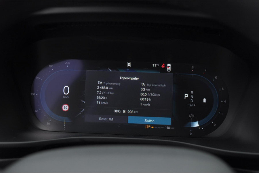 Volvo XC40 B3 177PK Automaat Plus Black Edition / Adaptive cruise control / Elektrische stoelen / Harman Kardon audio / Pilot assist / BLIS / Stoel en stuur verwarming / Elektrische achterklep / Parkeersensoren met camera / Google infotainment