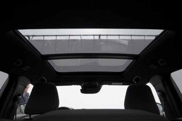 Volvo XC40 T4 211PK Automaat Plus Dark /  cruise control / Elektrische stoelen / Harman Kardon audio / Pilot assist / Stoel en stuur verwarming / Elektrische achterklep / Parkeersensoren met camera / Google infotainment