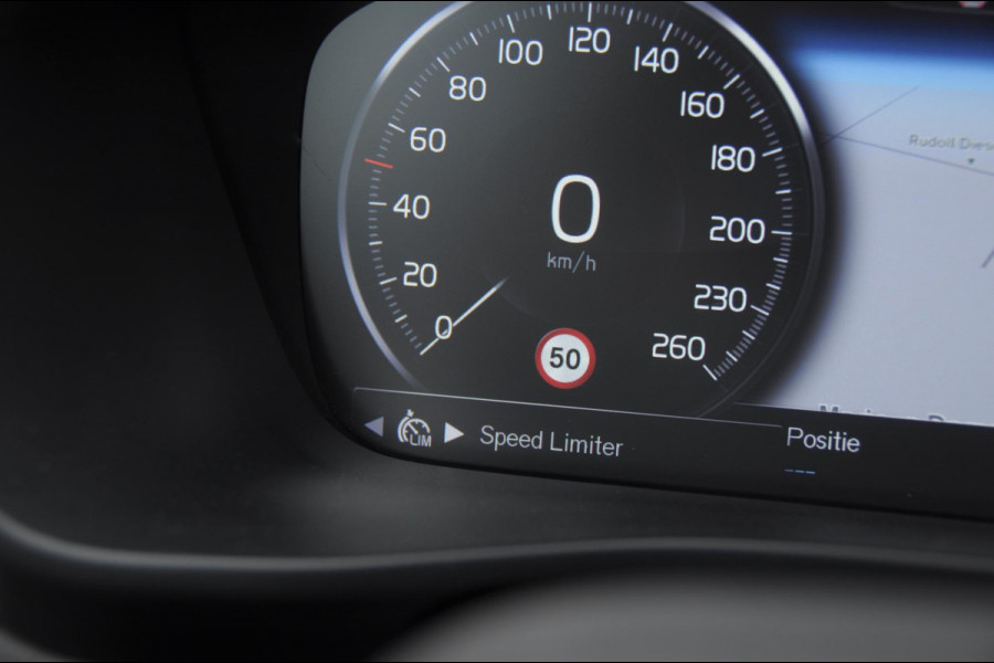 Volvo XC40 T4 211PK Automaat Plus Dark /  cruise control / Elektrische stoelen / Harman Kardon audio / Pilot assist / Stoel en stuur verwarming / Elektrische achterklep / Parkeersensoren met camera / Google infotainment