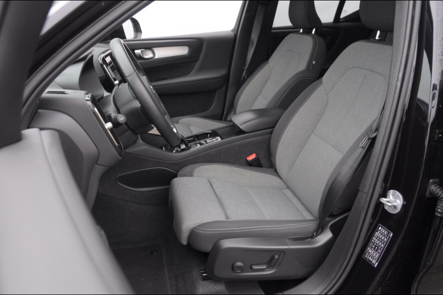 Volvo XC40 T4 211PK Automaat Plus Dark /  cruise control / Elektrische stoelen / Harman Kardon audio / Pilot assist / Stoel en stuur verwarming / Elektrische achterklep / Parkeersensoren met camera / Google infotainment