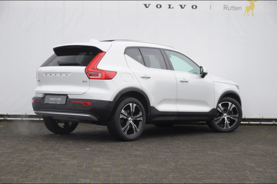 Volvo XC40 B4 211PK Automaat Inscription / Elektrische stoelen met geheugen / Keyless entry / Elektrische achterklep / Harman Kardon audio / Parkeersensoren met camera / stoel - en stuurwielverwarming /
