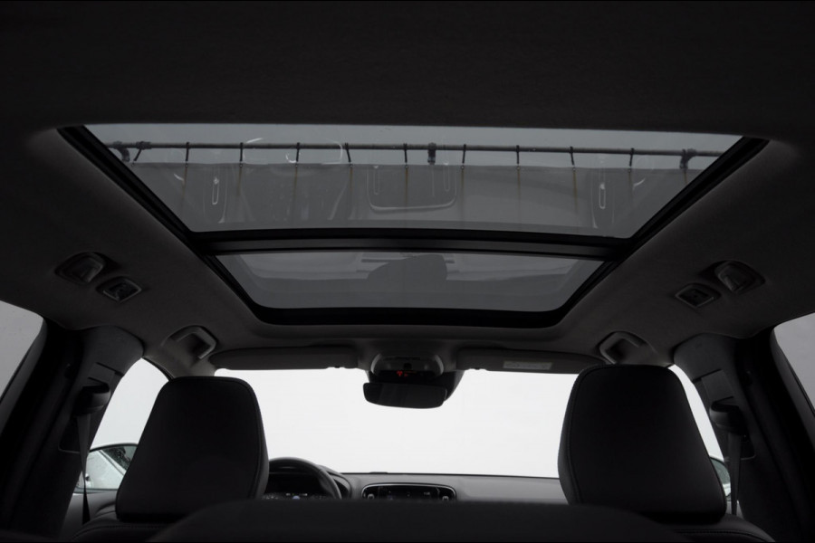 Volvo XC40 B4 211PK Automaat Inscription / Elektrische stoelen met geheugen / Keyless entry / Elektrische achterklep / Harman Kardon audio / Parkeersensoren met camera / stoel - en stuurwielverwarming /