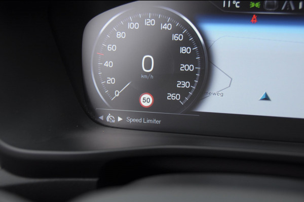 Volvo XC40 B4 211PK Automaat Inscription / Elektrische stoelen met geheugen / Keyless entry / Elektrische achterklep / Harman Kardon audio / Parkeersensoren met camera / stoel - en stuurwielverwarming /