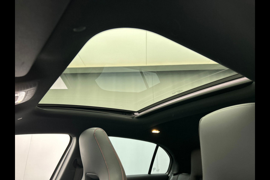 Mercedes-Benz A-Klasse 250 e AMG Line | Pano/Dak | Widescreen | Camera | Origineel NL | Trekhaak