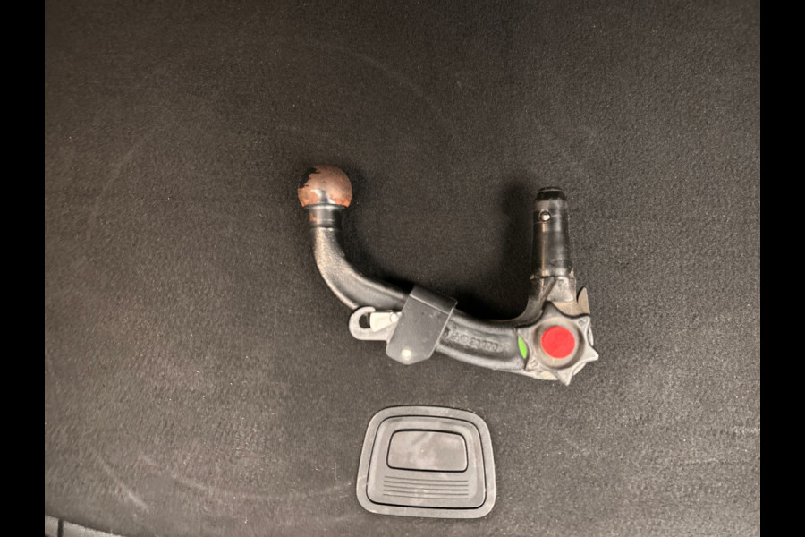 Mercedes-Benz A-Klasse 250 e AMG Line | Pano/Dak | Widescreen | Camera | Origineel NL | Trekhaak