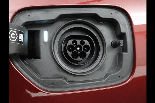 BMW 3-serie 330e Business Edition Plus | Sportstoelen | Leder | Adaptive cruise | Stoelverwarming | Carplay | Stuurverwarming | Navigatie | Parkeerhulp | Full LED | Live Cockpit | Individual Aventurinrot metallic | PHEV | Plug In