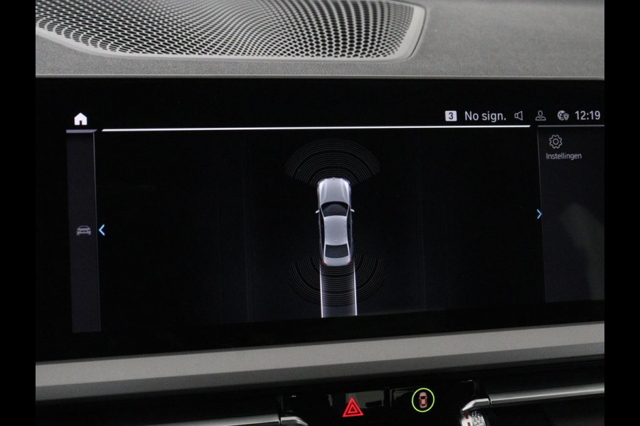 BMW 3-serie 330e Business Edition Plus | Sportstoelen | Leder | Adaptive cruise | Stoelverwarming | Carplay | Stuurverwarming | Navigatie | Parkeerhulp | Full LED | Live Cockpit | Individual Aventurinrot metallic | PHEV | Plug In