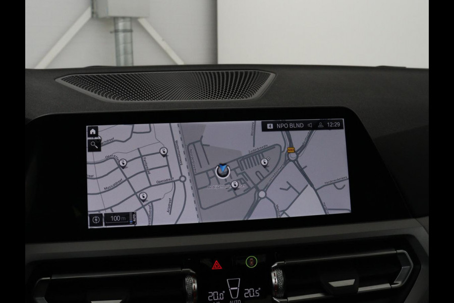 BMW 3-serie 330e Business Edition Plus | Sportstoelen | Leder | Adaptive cruise | Stoelverwarming | Carplay | Stuurverwarming | Navigatie | Parkeerhulp | Full LED | Live Cockpit | Individual Aventurinrot metallic | PHEV | Plug In