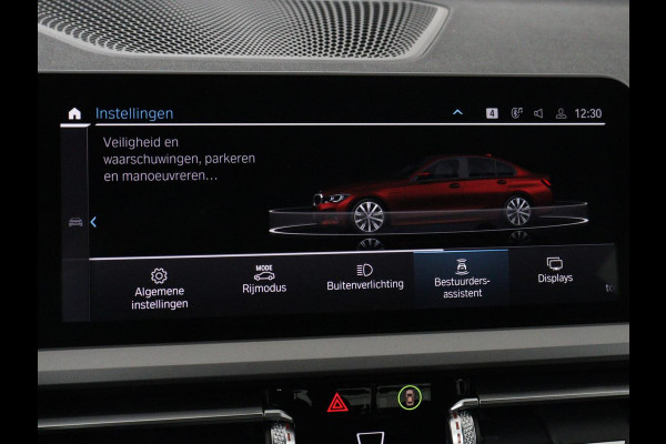 BMW 3-serie 330e Business Edition Plus | Sportstoelen | Leder | Adaptive cruise | Stoelverwarming | Carplay | Stuurverwarming | Navigatie | Parkeerhulp | Full LED | Live Cockpit | Individual Aventurinrot metallic | PHEV | Plug In