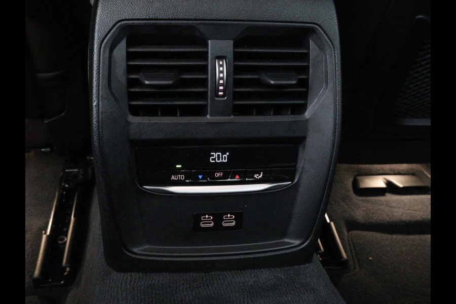 BMW 3-serie 330e Business Edition Plus | Sportstoelen | Leder | Adaptive cruise | Stoelverwarming | Carplay | Stuurverwarming | Navigatie | Parkeerhulp | Full LED | Live Cockpit | Individual Aventurinrot metallic | PHEV | Plug In