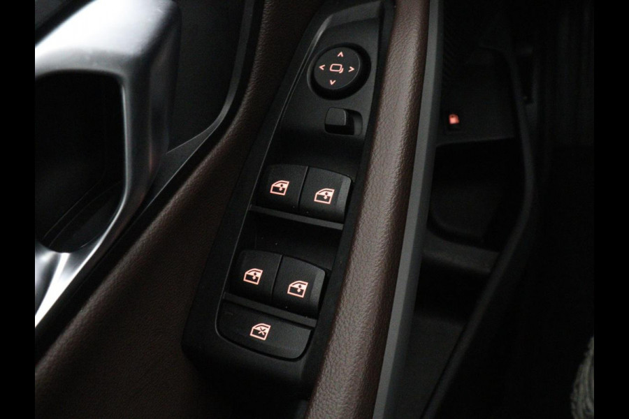 BMW 3-serie 330e Business Edition Plus | Sportstoelen | Leder | Adaptive cruise | Stoelverwarming | Carplay | Stuurverwarming | Navigatie | Parkeerhulp | Full LED | Live Cockpit | Individual Aventurinrot metallic | PHEV | Plug In