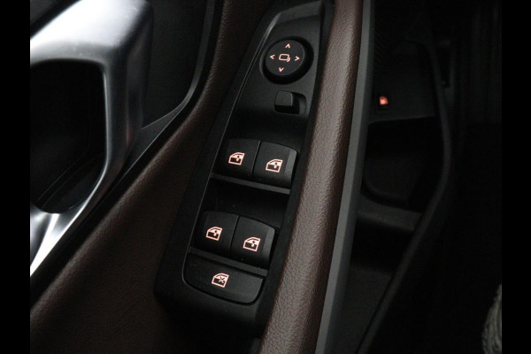 BMW 3-serie 330e Business Edition Plus | Sportstoelen | Leder | Adaptive cruise | Stoelverwarming | Carplay | Stuurverwarming | Navigatie | Parkeerhulp | Full LED | Live Cockpit | Individual Aventurinrot metallic | PHEV | Plug In