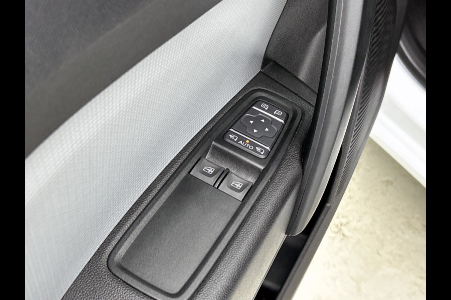 Nissan Townstar N-Connecta L2 45 kWh 100% EV. / Pdc.+Camera / Airco-ecc./ Radio-multimedia / Schuifdeur rechts / WLTP-actieradius: ca. 285 km