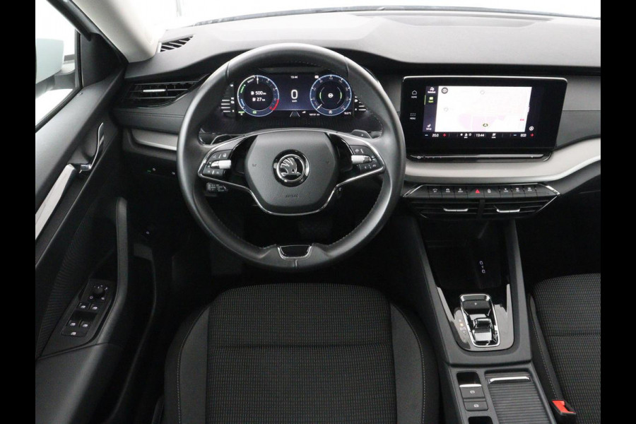 Škoda Octavia 1.4 TSI iV PHEV Business Edition | Adaptive cruise | Stuurverwarming | Carplay | Navigatie | Parkeerhulp | Full LED | Climate control | Plug In