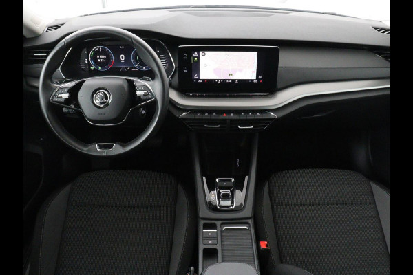 Škoda Octavia 1.4 TSI iV PHEV Business Edition | Adaptive cruise | Stuurverwarming | Carplay | Navigatie | Parkeerhulp | Full LED | Climate control | Plug In
