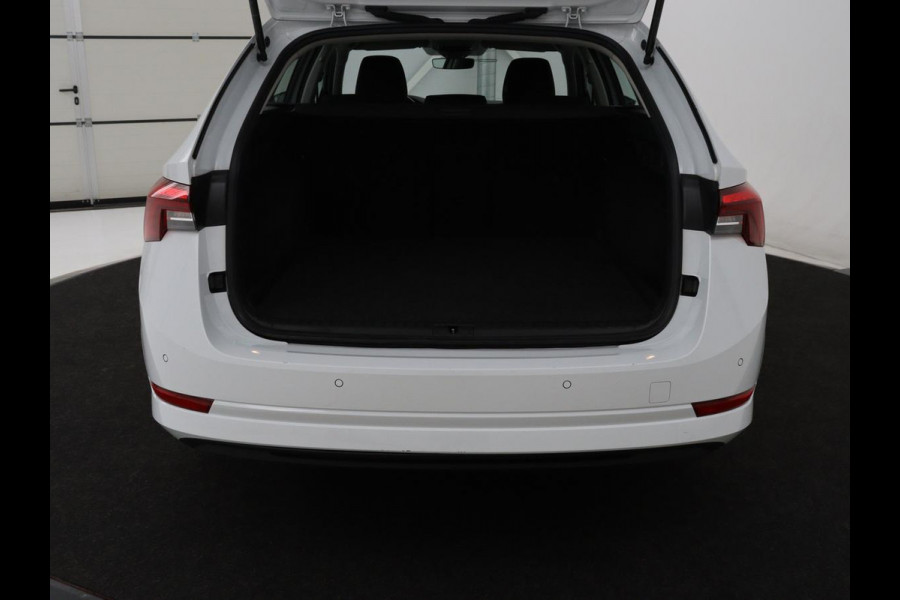 Škoda Octavia 1.4 TSI iV PHEV Business Edition | Adaptive cruise | Stuurverwarming | Carplay | Navigatie | Parkeerhulp | Full LED | Climate control | Plug In