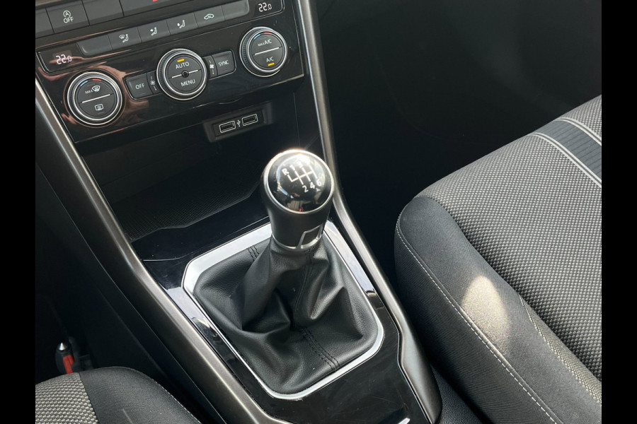 Volkswagen T-Roc 1.0 TSI Style | 1ste eigenaar | PDC | Carplay | Navi |