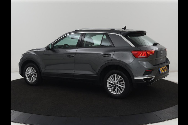 Volkswagen T-Roc 1.0 TSI Style Business | Adaptive cruise | Carplay | Navigatie | DAB | Climate control | Bluetooth | Parkeerhulp