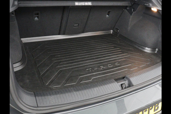 Volkswagen T-Roc 1.0 TSI Style Business | Adaptive cruise | Carplay | Navigatie | DAB | Climate control | Bluetooth | Parkeerhulp