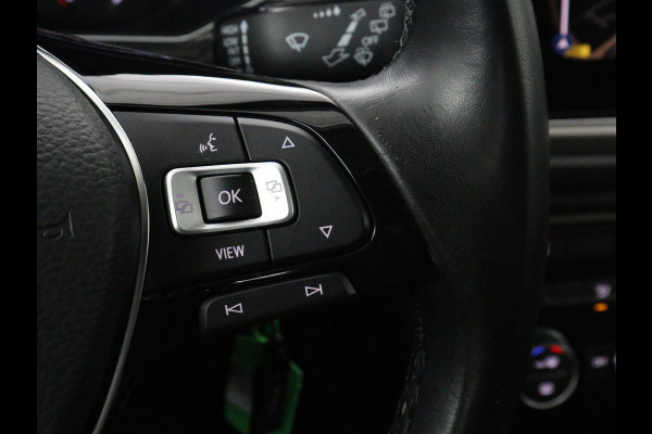 Volkswagen T-Roc 1.0 TSI Style Business | Adaptive cruise | Carplay | Navigatie | DAB | Climate control | Bluetooth | Parkeerhulp