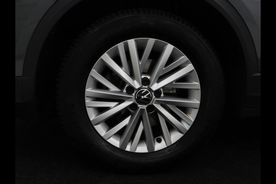 Volkswagen T-Roc 1.0 TSI Style Business | Adaptive cruise | Carplay | Navigatie | DAB | Climate control | Bluetooth | Parkeerhulp