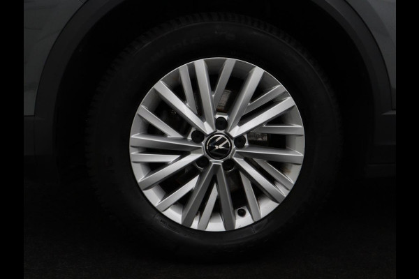 Volkswagen T-Roc 1.0 TSI Style Business | Adaptive cruise | Carplay | Navigatie | DAB | Climate control | Bluetooth | Parkeerhulp