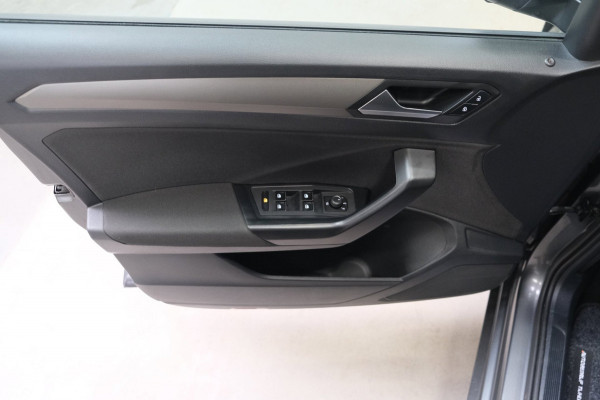 Volkswagen T-Roc 1.0 TSI Style - N.A.P. Airco, Cruise, PDC, Carplay.